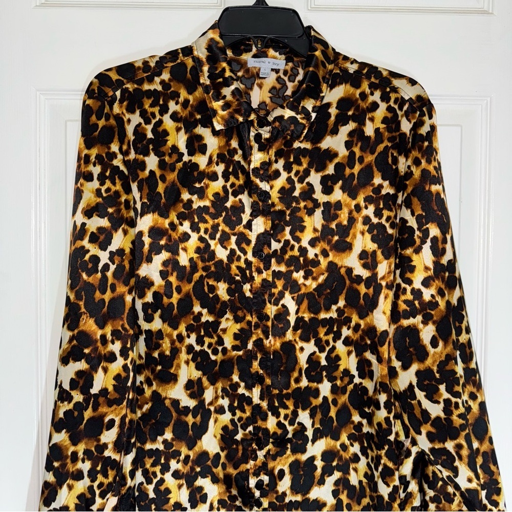 Floral & Ivy Leopard Print Collared Button Down Blouse - Picture 6 of 14